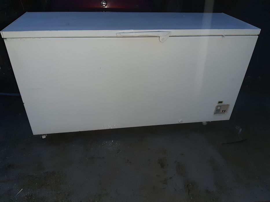 Vând ladă frigorifica Ugur 550 litri
