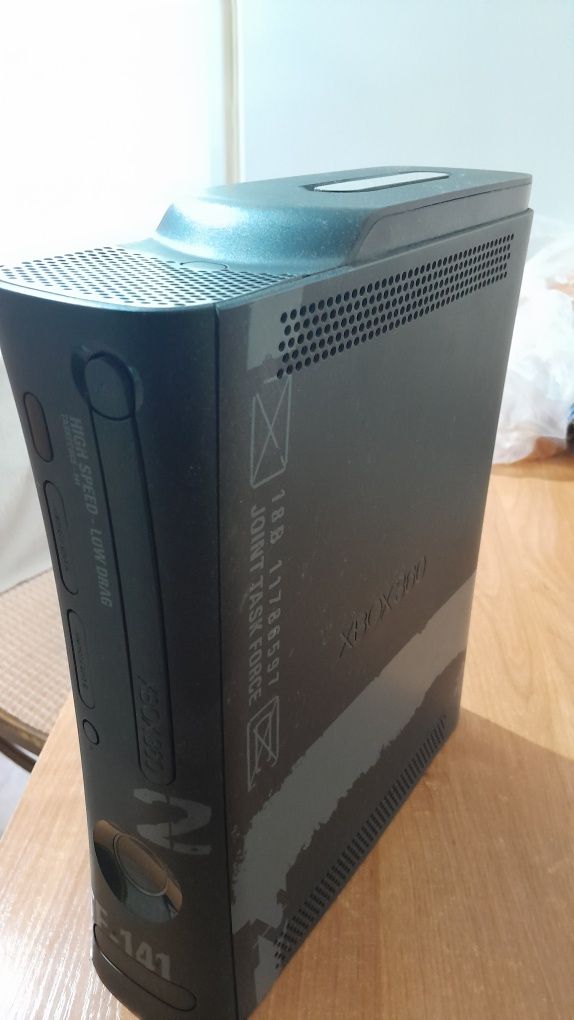 Срочно  xbox и диски