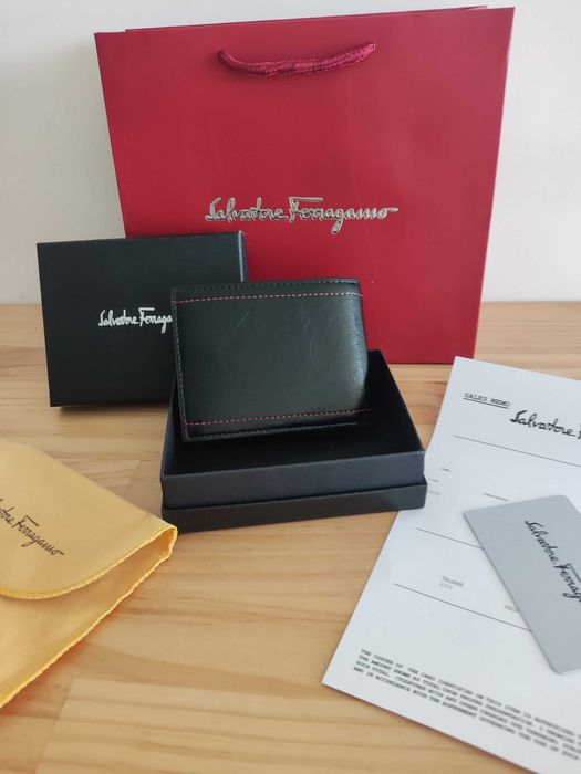 In stoc Portofel pentru bărbați piele Salvatore Ferragamo 6373