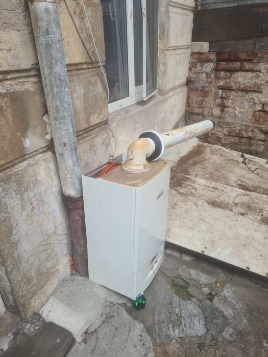 Vând centrala bosh 2000 condens pentru piese