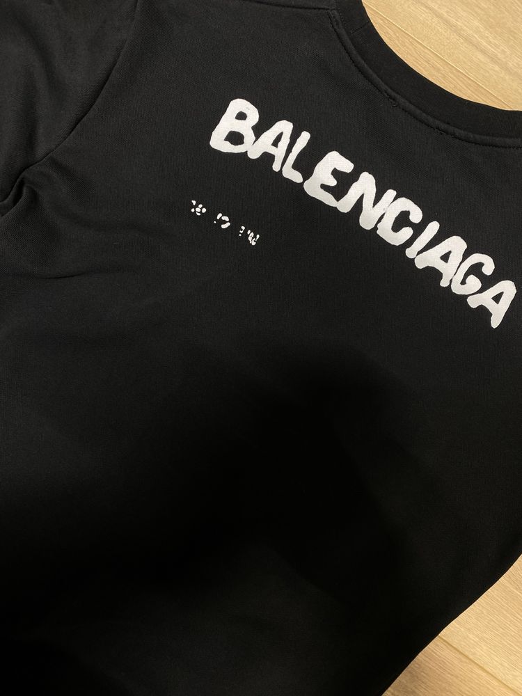 Balenciga тениска