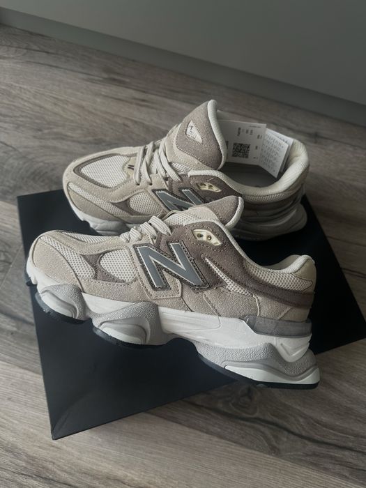 New Balance 9060 beige