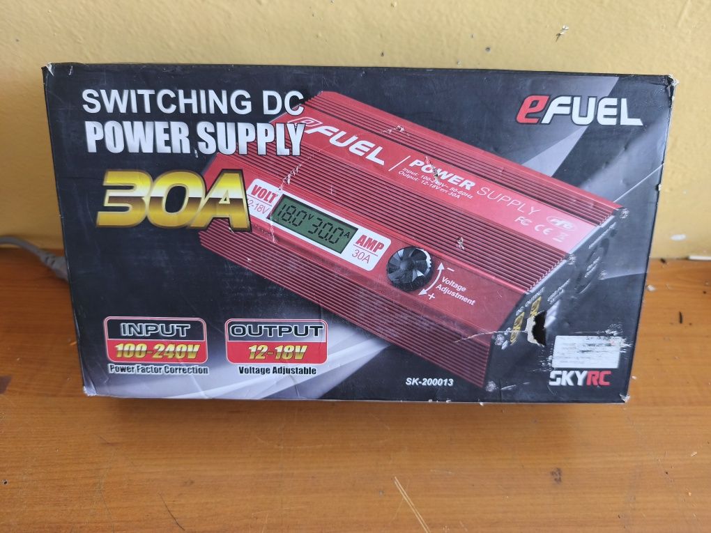 Încărcător Lifepo4 14,6V cu 30Ah nou. SkyRC