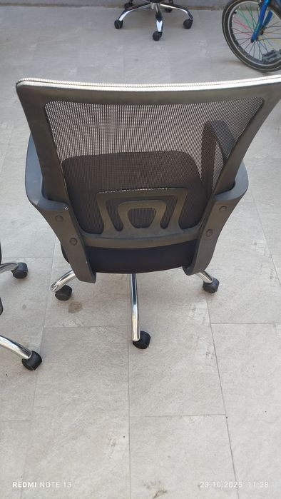 Продам офисные кресла