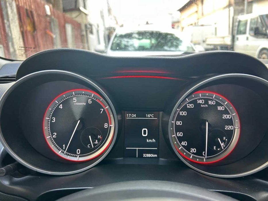 Vand Suzuki Swift 1.2 Hybrid Cool Hatchback