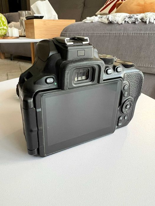 Nikon D5600 + Sigma 17-50mm f/2.8 EX DC OS HSM