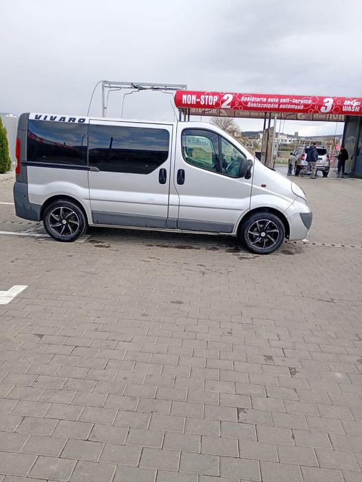 Vând Opel Vivaro