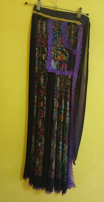 Vând haine țigănești gata făcute de mine noi nepurtate