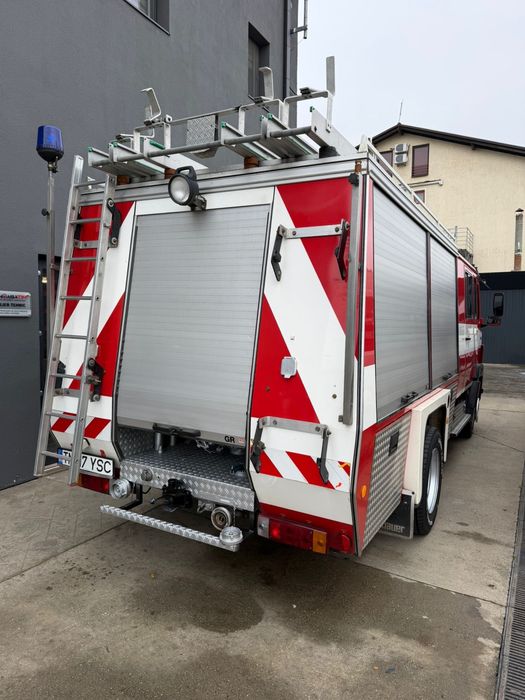 Masina de pompieri Mercedes Benz, inmatriculata si echipata, 2000 L