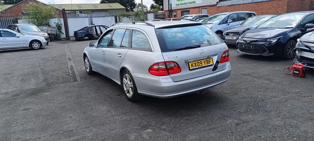 Dezmembrari / Dezmembrez Mercedes Clasa E T-Model (S211) 2.2 CDI 646821 cutie viteze automata cod culoare 775 Iridium Silver