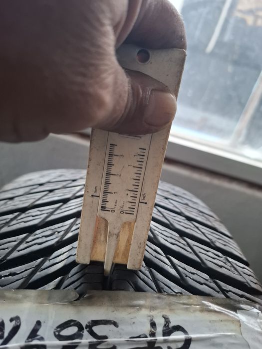 235 60 18 Michelin  дот 39 21  4броя  зимни  цената еза 1 брой
