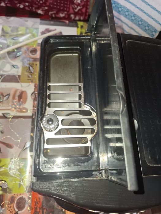 Vand Expressor Delonghi Magnifica 1450 Wati 15 Bari