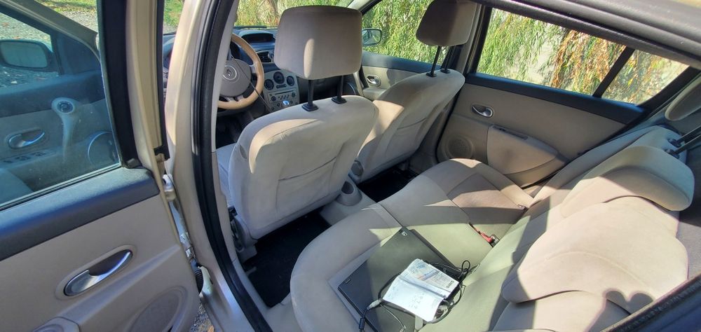 Vand Renault Clio 1.6 benzina