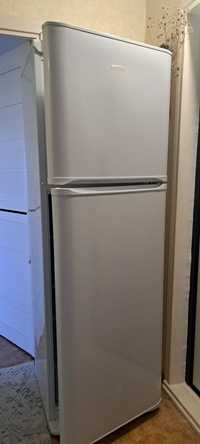 Холодильник  недорого продам бирюса