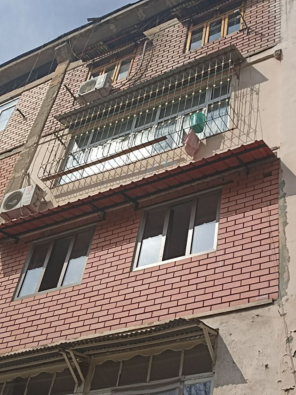 Установка козырьков