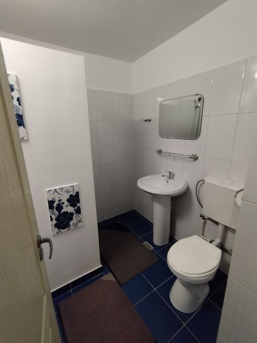 Închiriez garsoniera-apartament cu o camera