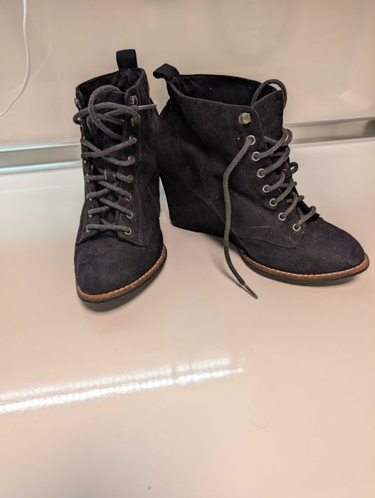 Подарявам обувки на платформа. Размер 37