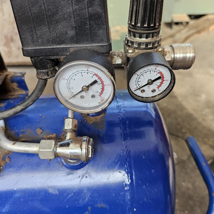 компресор с две бутилки по 25 lt