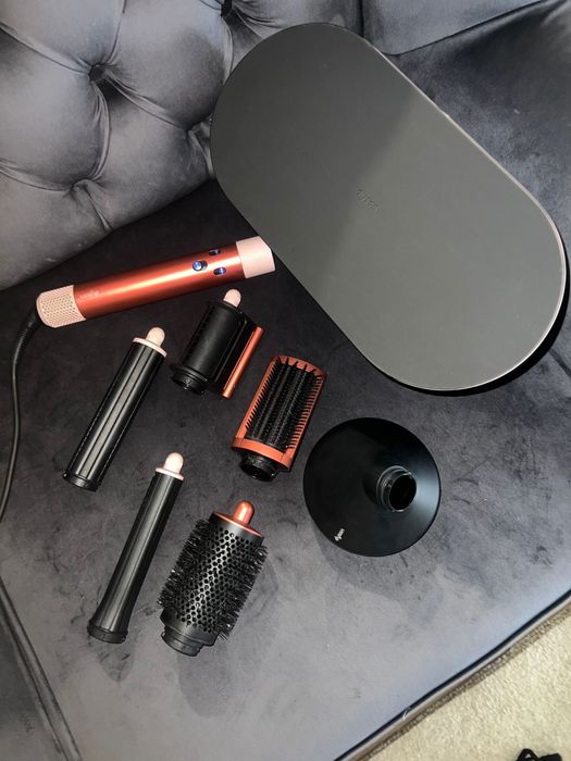Dyson Airwrap i.d ca nou