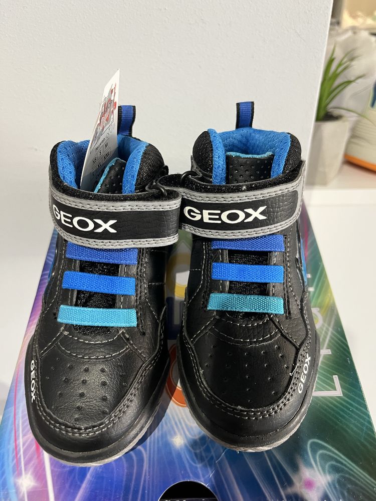 Детски кецки на Geox номер 25