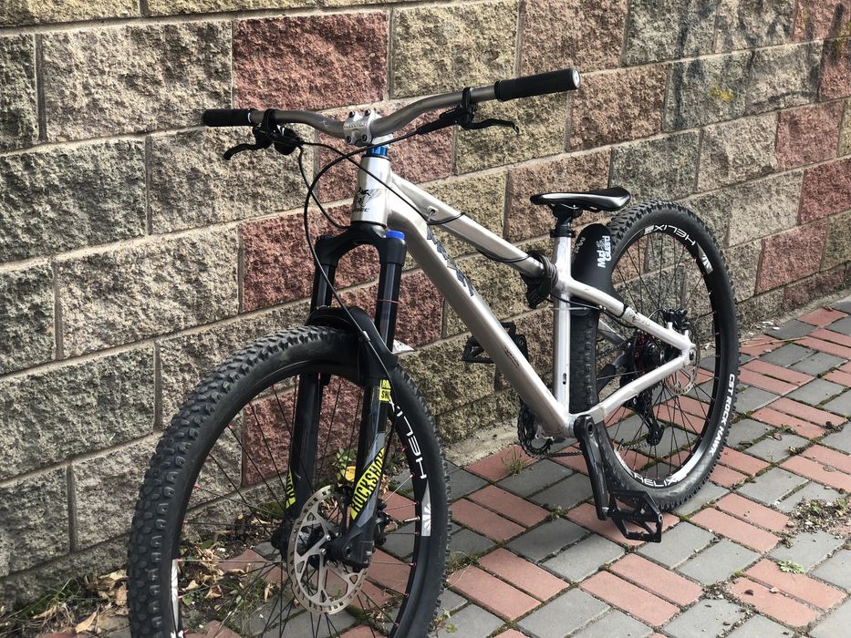 Хардтейл на RockShox Yari / deore 10s - в идеале, без вложений