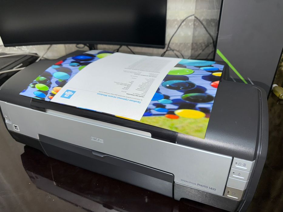 Epson 1410 Rangli A3 Farmat Printer Xolati Tiniq Aybi Yo’q Srochno