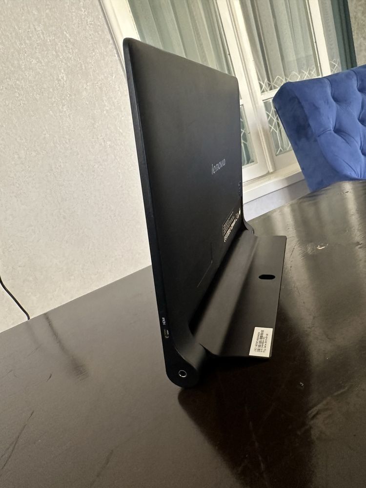 Продаю планшет Lenovo Yoga 2 на основе Windows