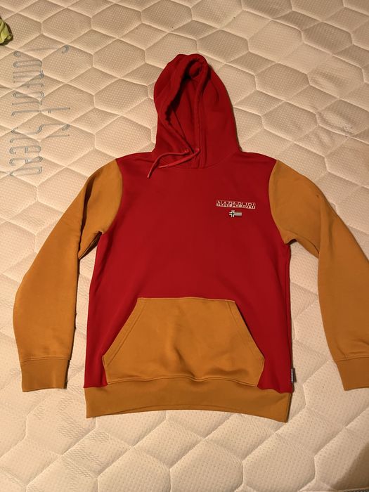 суичърт Napapijri