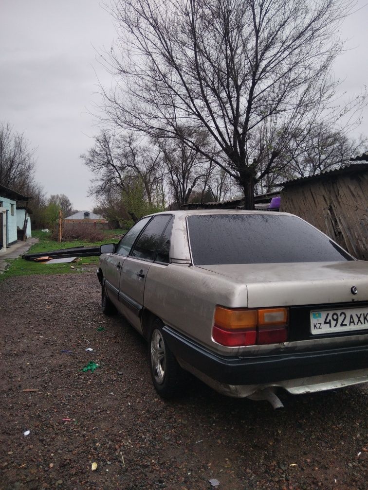 Audi 100 с3 Срочно
