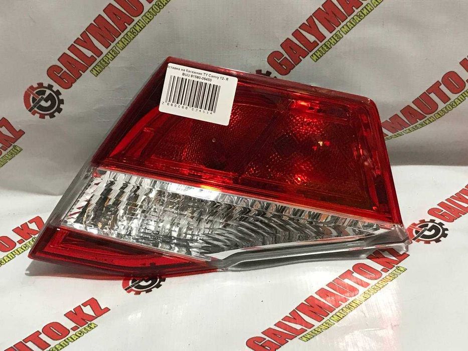 Вставка на багажник TOYOTA CAMRY 12- BUU