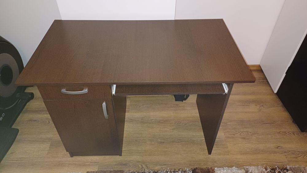 Vand birou in stare f. buna (ca nou)