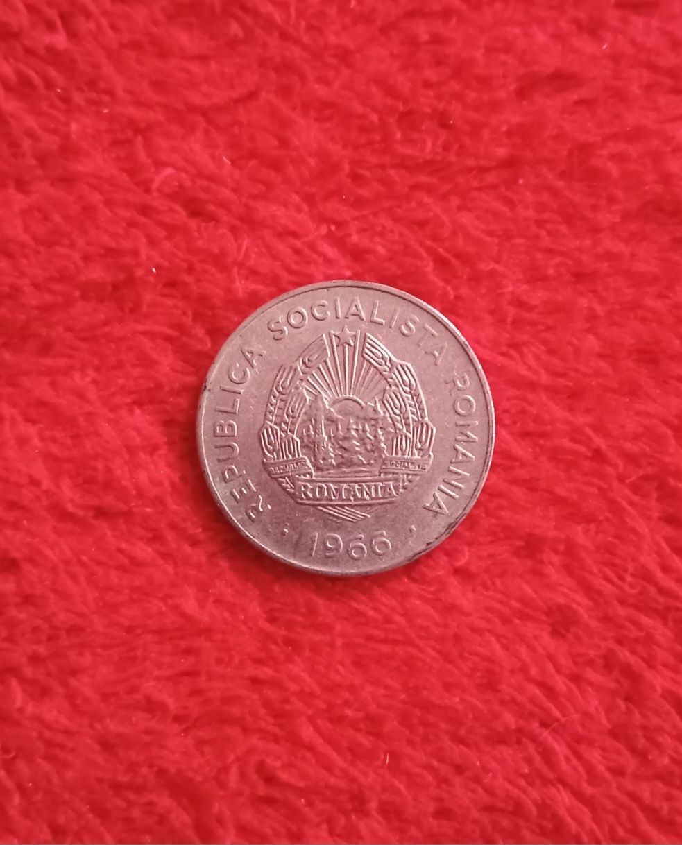 Vând monedă anul 1966