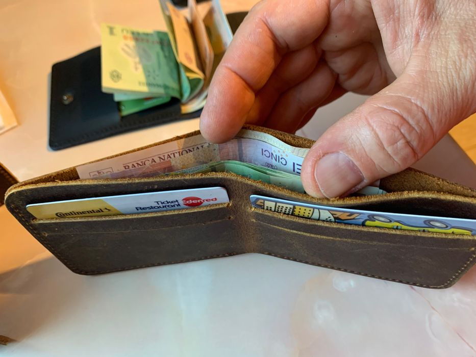 Portofel hand made, din piele, pentru bărbați