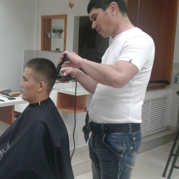 Мужской мастер Кайрат.