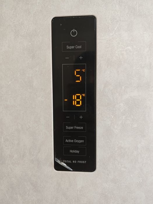 Продам холодильник Аристон Хотпоинт