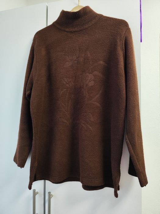 Pulover mărimea M