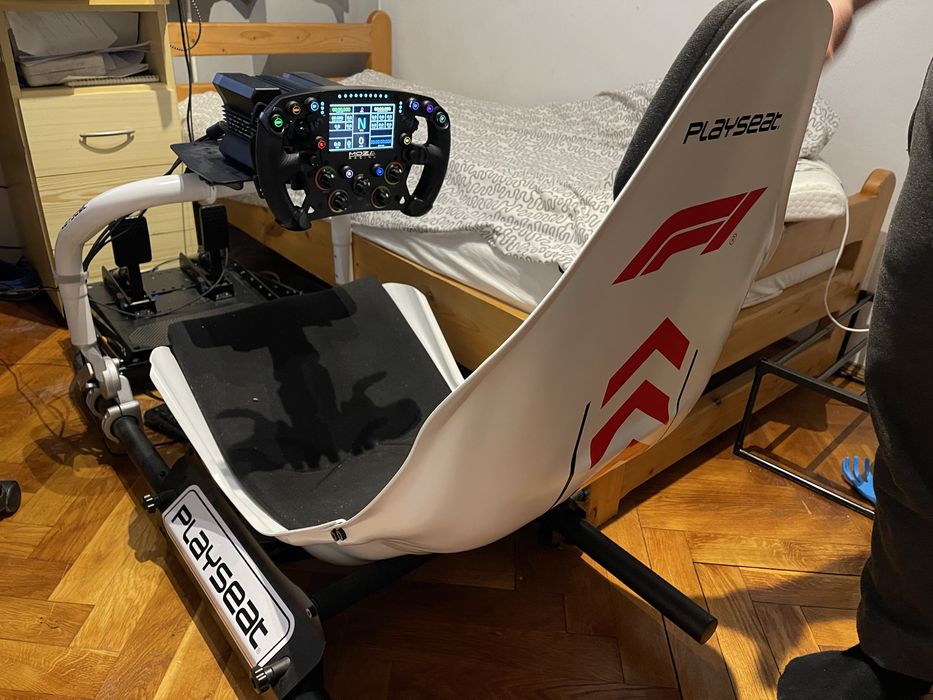 Racer, Moza, F1 play seat,Moza r12 v2,Moza loadcell pedals, Moza FSRP2