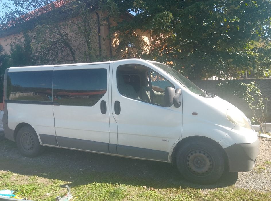 Vând Opel Vivaro
