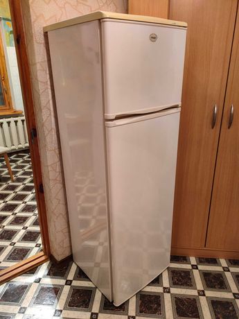 Холодильник Snaige FR275
