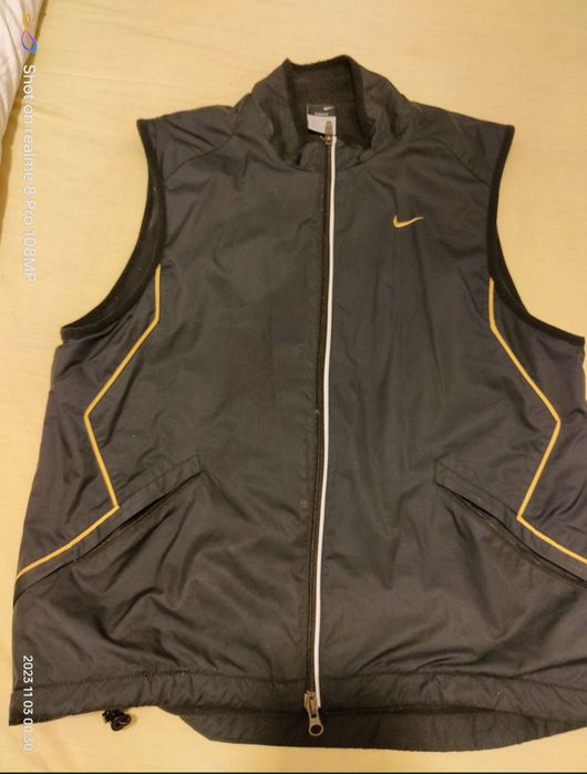 Vesta Nike impermeabila M