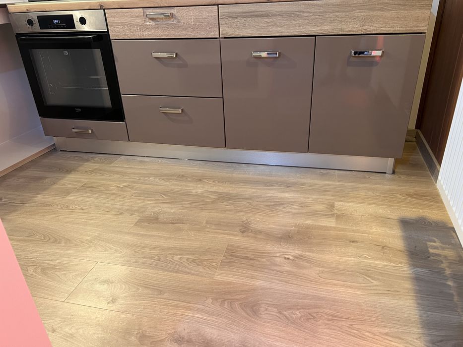 Montez orice tip de mobila si accesorii