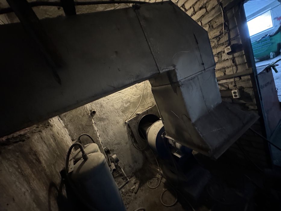 Продам вытяжку срочно в хорошем состоянии