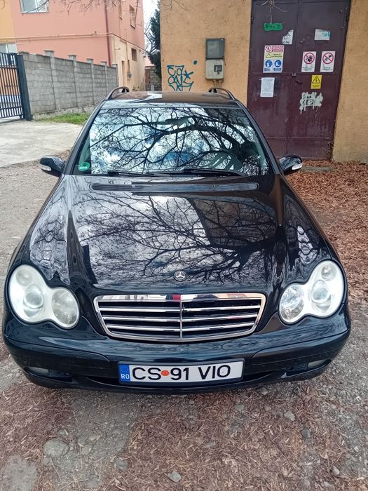 Vând Mercedes-Benz C220