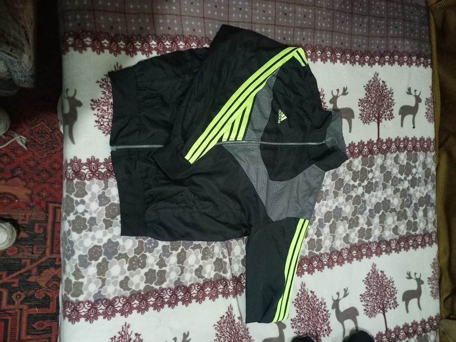 Мъжка ветровка Adidas, размер S, като нова