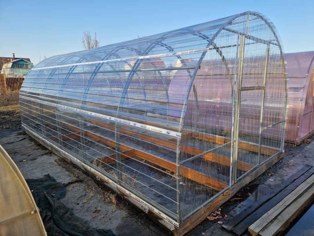Golden Plast leksan va monolitlar toʻplami