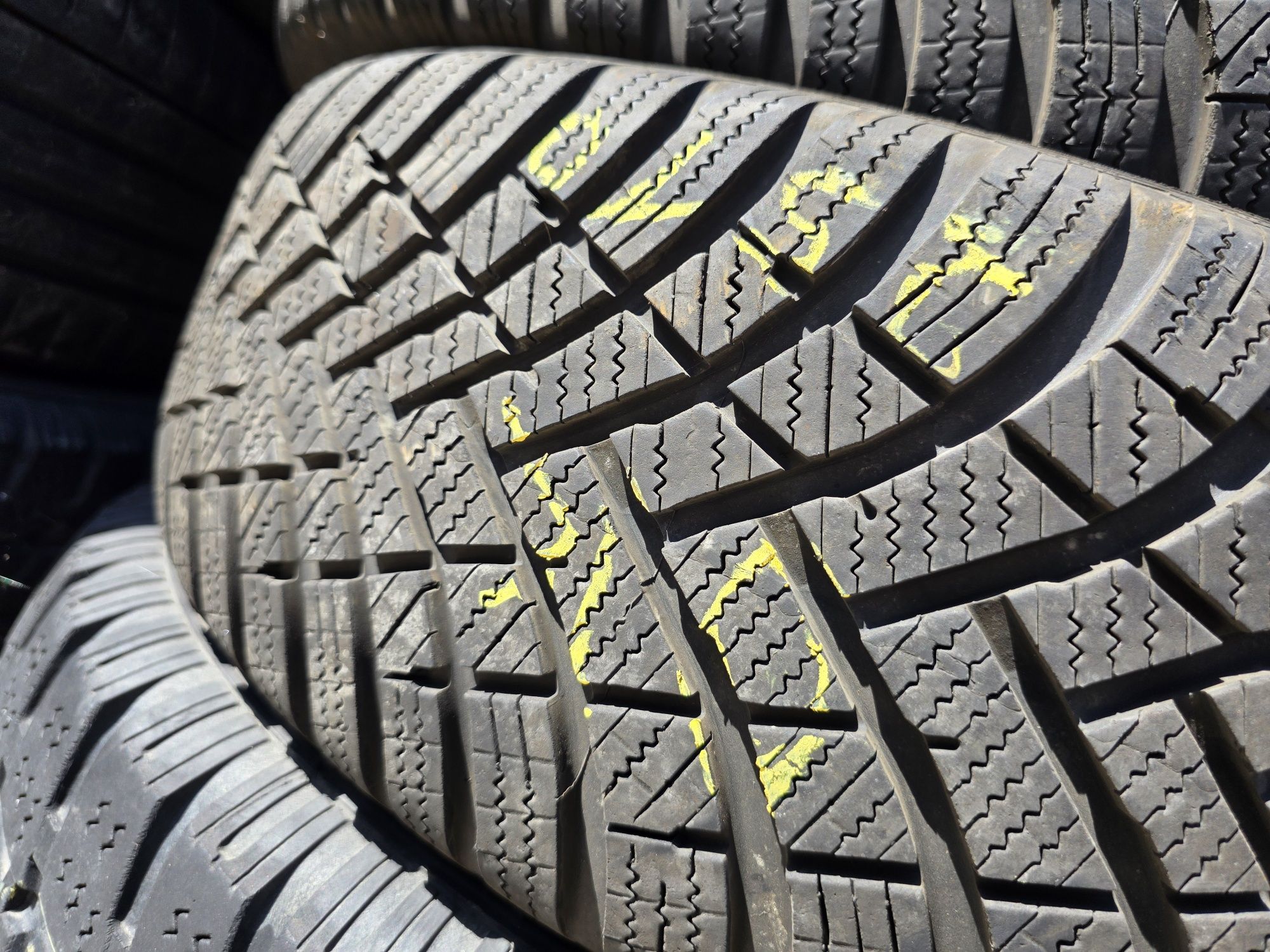 4бр Зимни гуми 215 65 16 - Hankook