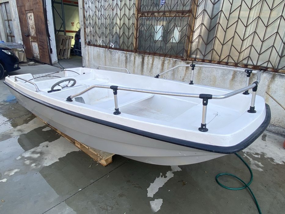 Barca fibra, trimaran, 3.80 x 1.60 m