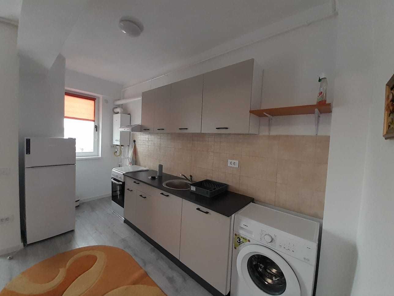 Ofer spre inchiriere apartament cu 2 camere Open-Space