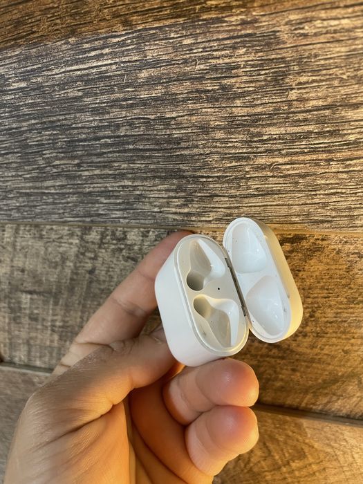 Statie incarcare casti airpods