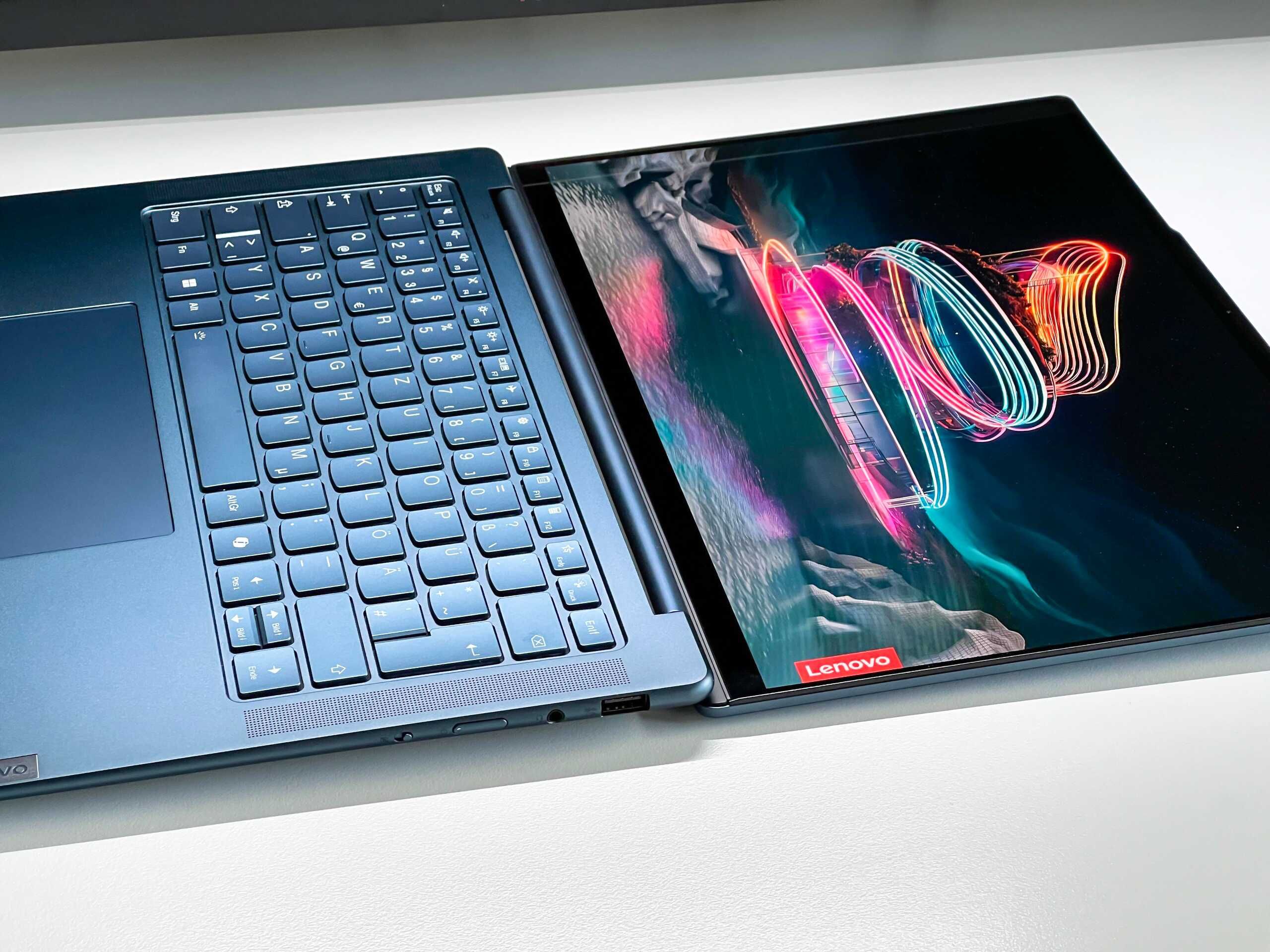 Lenovo Yoga - 14,5" OLED, Core Ultra 7, NVIDIA RTX 4050, SSD 1TB - NOU